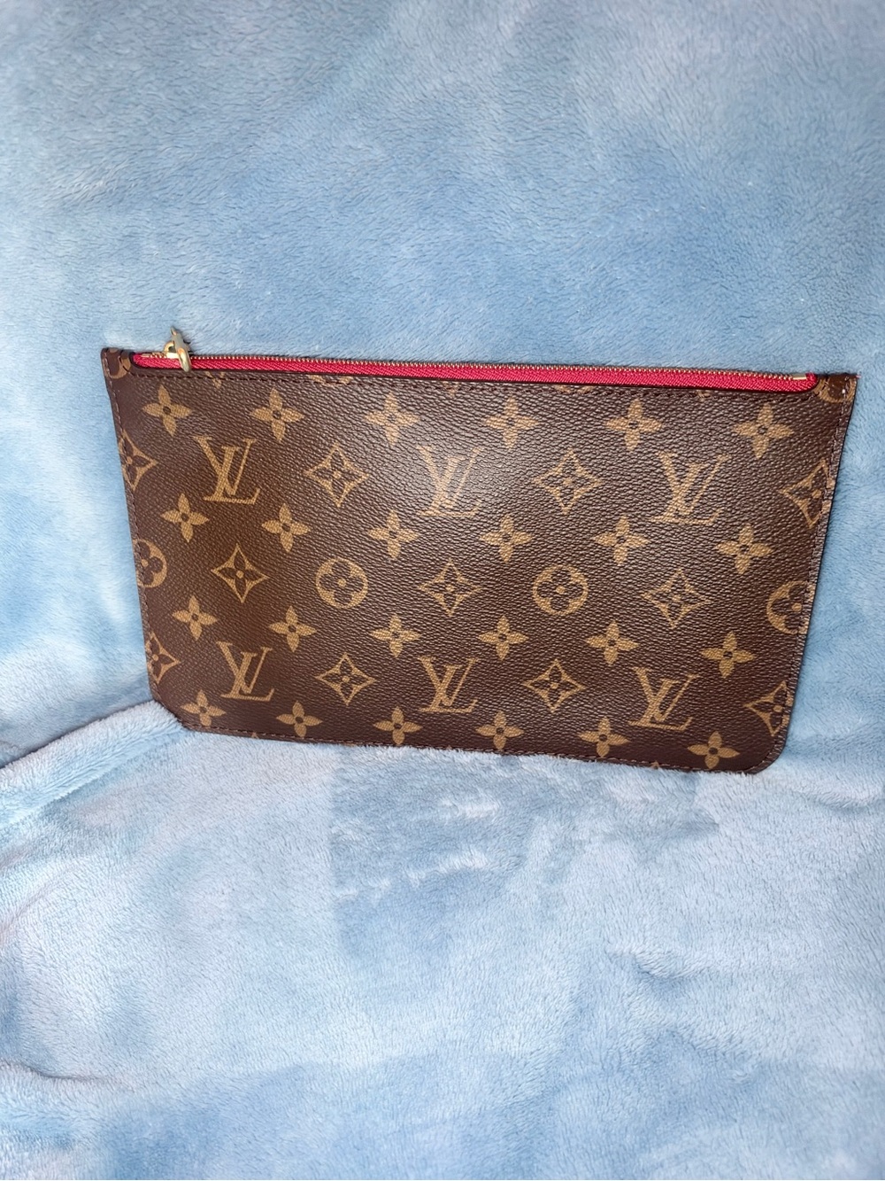 Louis Vuitton never full MM pouch wristlet clutch missing strap